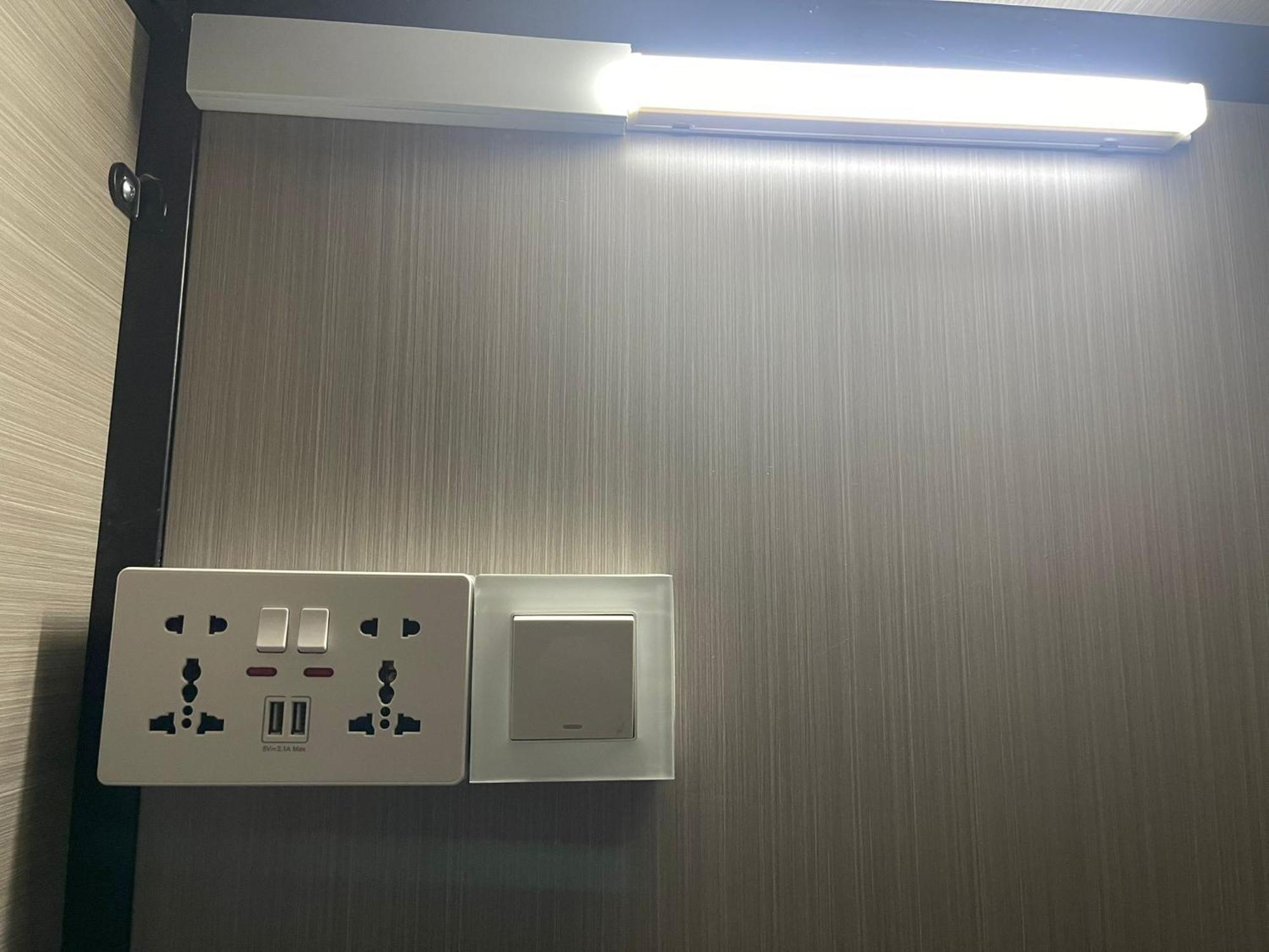 新加坡 梅多斯胶囊旅馆酒店 外观 照片